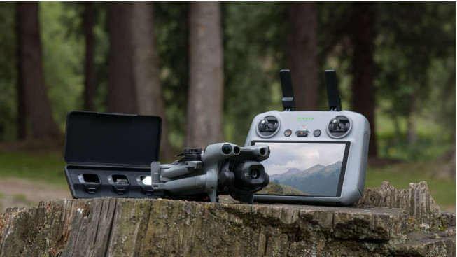 DJI MINI 5 PRO - A versatile mini drone with a large 1-inch CMOS camera